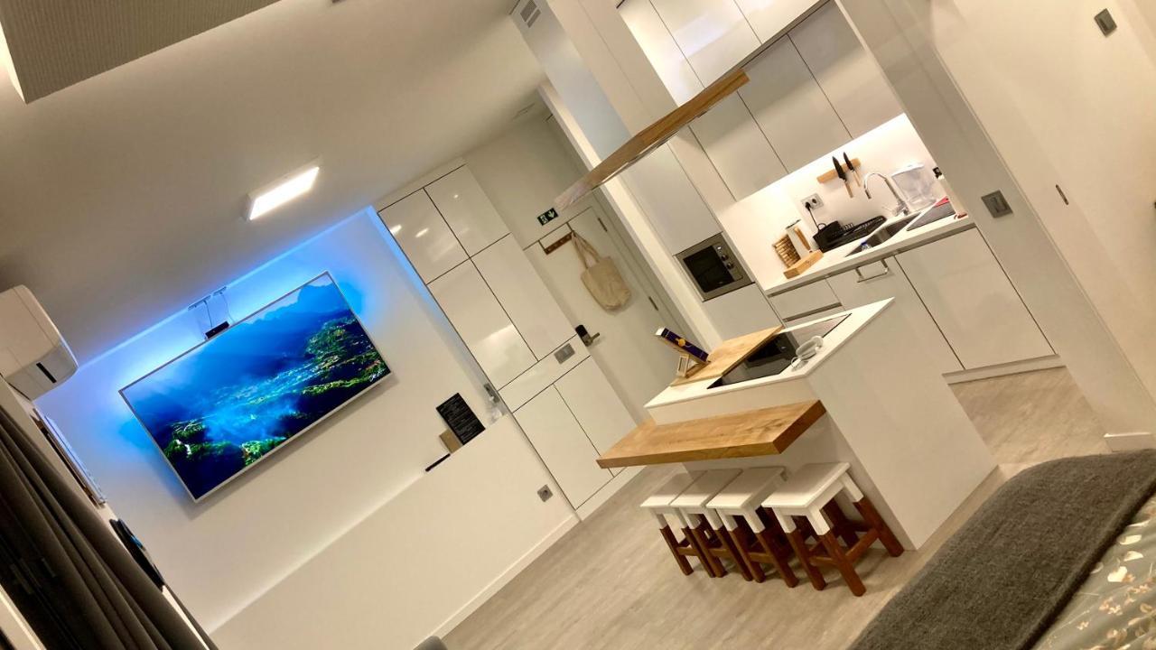 Cristalia,Roof Terrace In City Center, Garage, Netflix 75Inch Tv Фуншал Екстер'єр фото